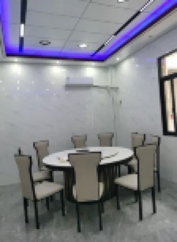 樑野三人行民宿館