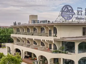 Popular Vacation Homes in Alxa