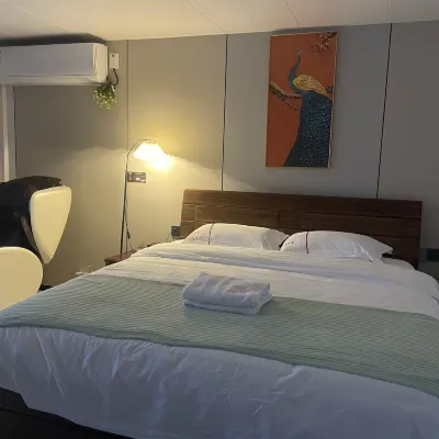Healing time Hotels near Cuiheng Railway Station