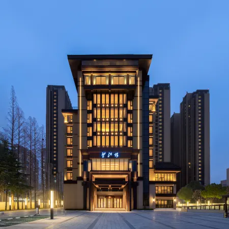 Yangtze River View Hotel(Zhongshan Wharf Branch) Отели рядом с достопримечательностью «Йиджианг Тауер»