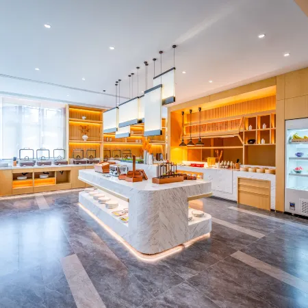 Xinxiang Jianguo HIDDEN Garden-Style Hotel