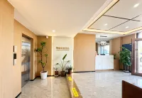 Minghao Light Luxury Hotel (Jining Normal University)