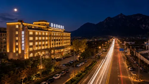 Ascent Hotel Dengfeng - pemandangan pegunungan