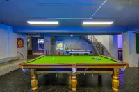Zhuhai saves unhappy human gathering place villa