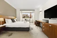 Cosmopolitan Hotel and Apartments Hotels near Luna Park Melbourne