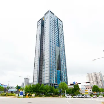 J-One Hotel