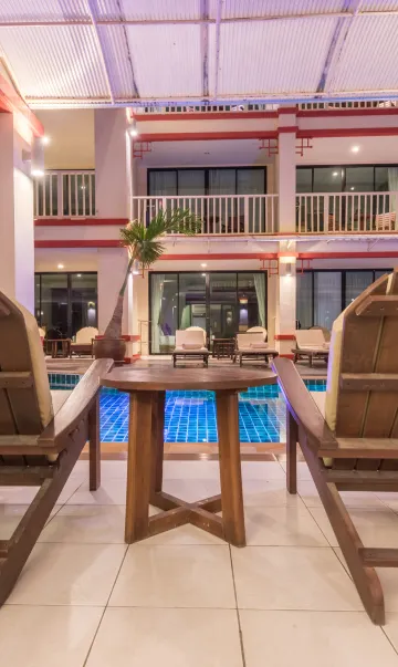 ห้องดีลักซ์ มีทางลงสระว่ายน้ำ