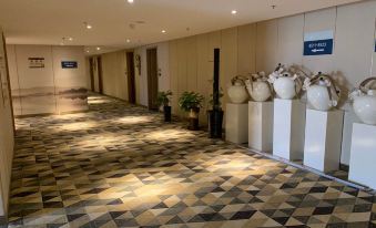 Ripple Cloud Hotel (Cixi Hangzhou Bay Water World)