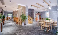 Guiranju Light Luxury Guesthouse - บริการรถรับส่ง