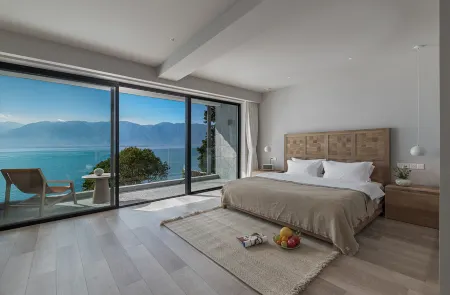 LIUBAI CUNSHU Seaview Resort Hotel