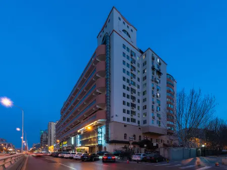 James Joyce Coffetel (Beijing National Convention Center Bird Nest Branch) Отели рядом с достопримечательностью «Linglong Tower»