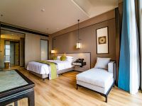 南阳瑞贝卡国际度假酒店 - 高级大床房
