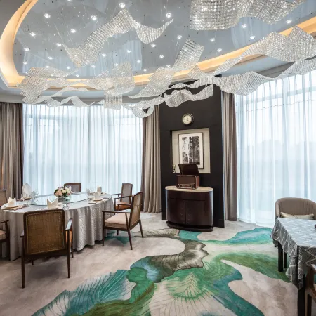 Chengdu Rainbird International Hotel (Jinsha Museum Yipintianxia Double Subway Station)