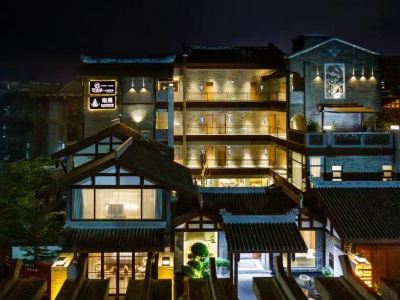 Yunmanman High-End Vacation Apartment (Jingxi Small Town Story)