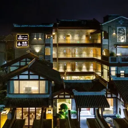 Yunmanman High-End Vacation Apartment (Jingxi Small Town Story)