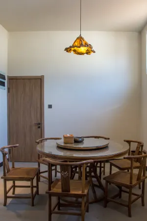 Huahai Mountain Residential Residue (Nationality Customs Garden Shop) Отели рядом с достопримечательностью «Hongya Valley»