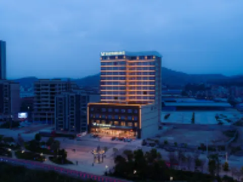Vienna International Hotel(Binjiang road Road Branch Lipu city) Hotels in Lipu