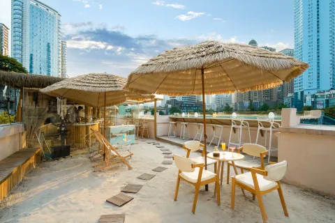 Beautiful Coast Yanshe River View B&B (Guiyang Jiaxiulou Qingyun Market Store)