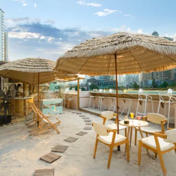 Beautiful Coast Yanshe River View B&B (Guiyang Jiaxiulou Qingyun Market Store) 첸밍 신사 주변 호텔