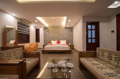 皇后酒店 鄰近VNU University of Engineering and Technology的酒店