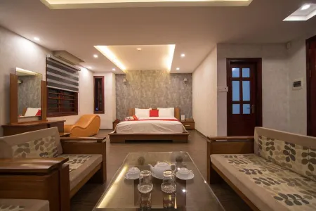 Queen's Hotel Отели рядом с достопримечательностью «University of Engineering and Technology»