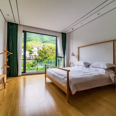 Jiulong Lake Youjianshan B&B Hotels near Jiu Long Lake