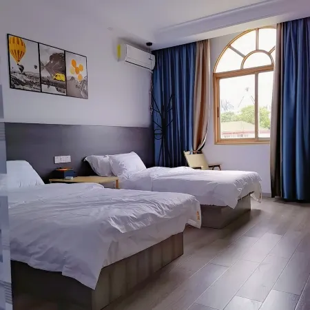 Yinshicheng Homestay (Qinwang Palace Dream Valley)
