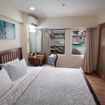 1775 Adriatico Suites