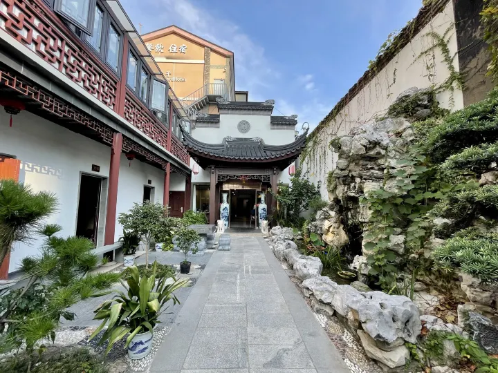 (Nanjing Confucius Temple Sanshan Street Metro Station)