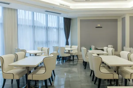 Vienna Hotel (Renshou City Wetland Park) Отели рядом с достопримечательностью «Sichuan Vocational College of Science and Technology (Renshou Campus)»