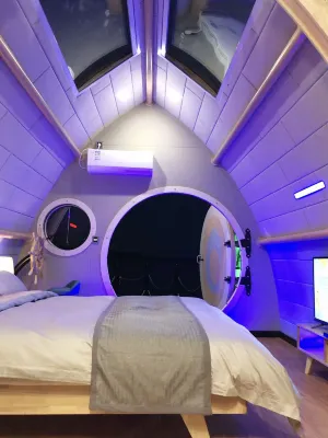 Shanhuju Hotel - غرفة مطلة على الجبل