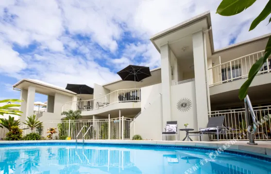 努薩河棕櫚賓館