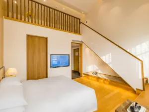 Floral Hotel·Luxury Yunben Hotel (Weihai Huancuilou Shop)