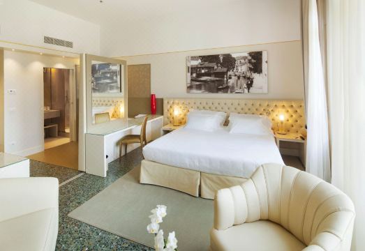 5. NH 컬렉션 베..