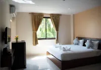 Regent Room Hotel dekat Wat Phra Yok