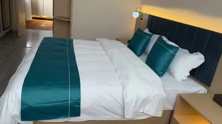 Hong'an Sanyueli Hotel