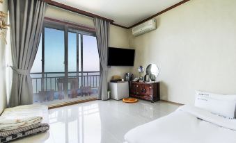 Whale Dream Hotel - Housity