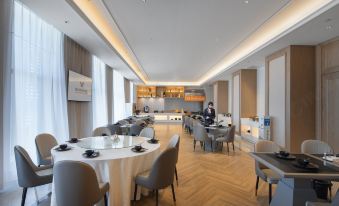 Vienna International Hotel (Zhengzhou Zhongyu Film Town Shangdu Road Branch)