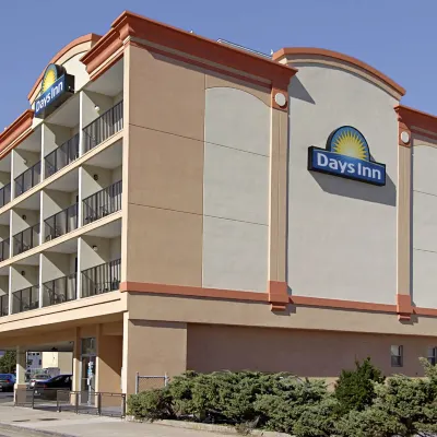 Days Inn by Wyndham Atlantic City Beachblock Отели рядом с достопримечательностью «Арена «Бродуолк-Холл»»