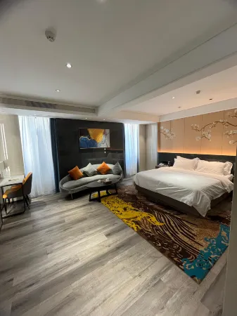 Huaning Zichuyang Hotel