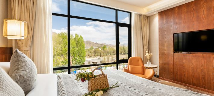 Yongze Lakeside International Hotel Hotels in Shigatse