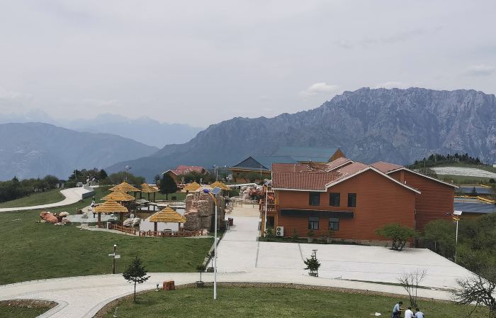 Zhouqu Laga Cloud Mountain Hotel