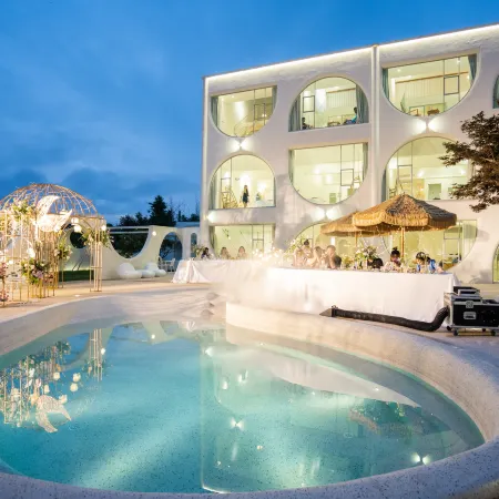 Nous Hotel