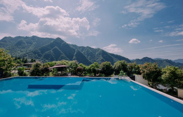 Avatar Mountain Resort—Mountain View | Swimming Pool | Free Station Pick-up | Western Cuisine