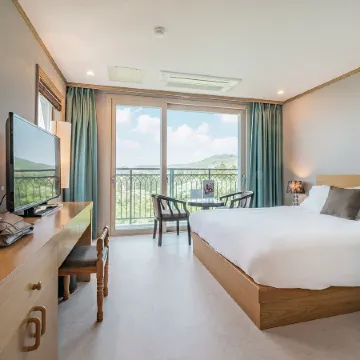 J View Hotel Отели рядом с достопримечательностью «Храм Попхваса»