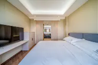 Fuxian Lake Nanguo Sanqian French Manor Resort Hotel - 4 ดาว