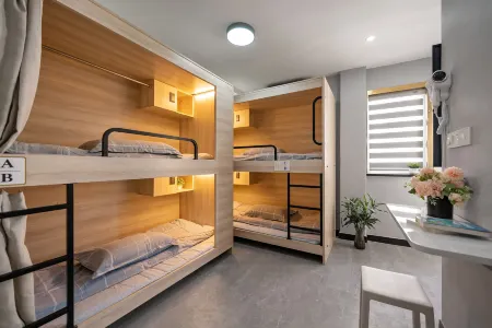 Mijia Youth Hotel (Shanghai Hongqiao Luohe Luo Shop)