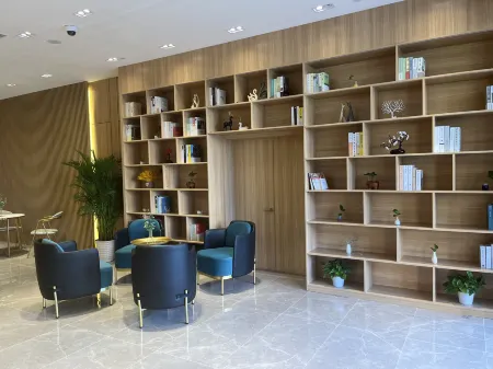 GreenTree GE lin，China / Shanghai / Shanghai / Number 1, Lane 21, Zhoutai Road, Pudong New Area Отели рядом с достопримечательностью «Shanghai University of Medicine & Health Sciences (Pudong Campus)»