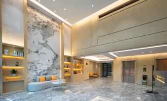 Rezen Longuu Hotel (Dingsheng Plaza, Zhanjiang Shenchuan Avenue)