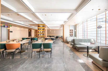 Yinchuan Drum Tower Yuhuangge North Street Atour Hotel Отели рядом с достопримечательностью «Drum Tower»